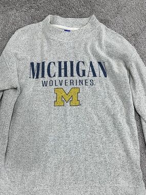 Michigan women’s sweater crewneck